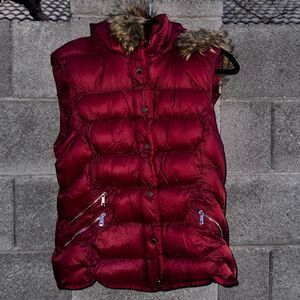 Coutudi Red Puffer Quilted Faux Fur Vest Women's Large